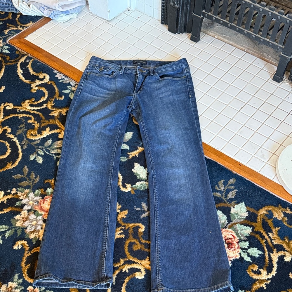 Banana Republic Dark Blue Flare Jeans in size 6short- worn a few times - Picture 4 of 8
